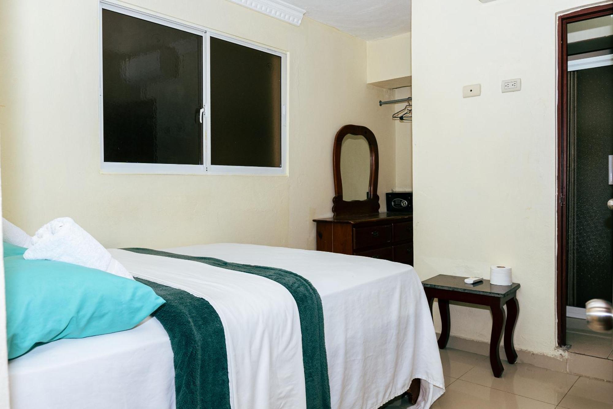 Bnb Tropical Island Aparthotel - Corales Del Sur - Santo Domingo Este Eksteriør bilde